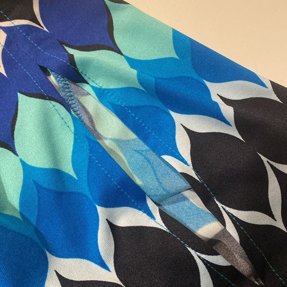 2X New Directions Woman cold shoulder blouse - NWT - Picture 3 of 3